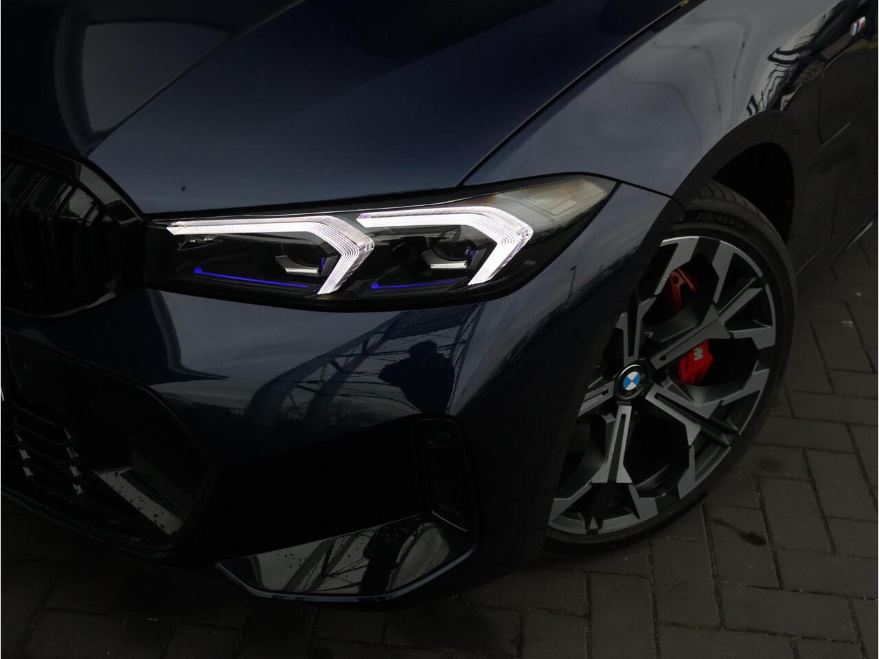 BMW 3-SERIE Touring 330e M Sportpakket Pro/ Stuurwiel verwarming/ Comfort Access/ Elektrische Trekhaak/ panoramadak/ Sportstoelen/ Stoelverwarming/ Active Cruise Control/ Harman Kardon