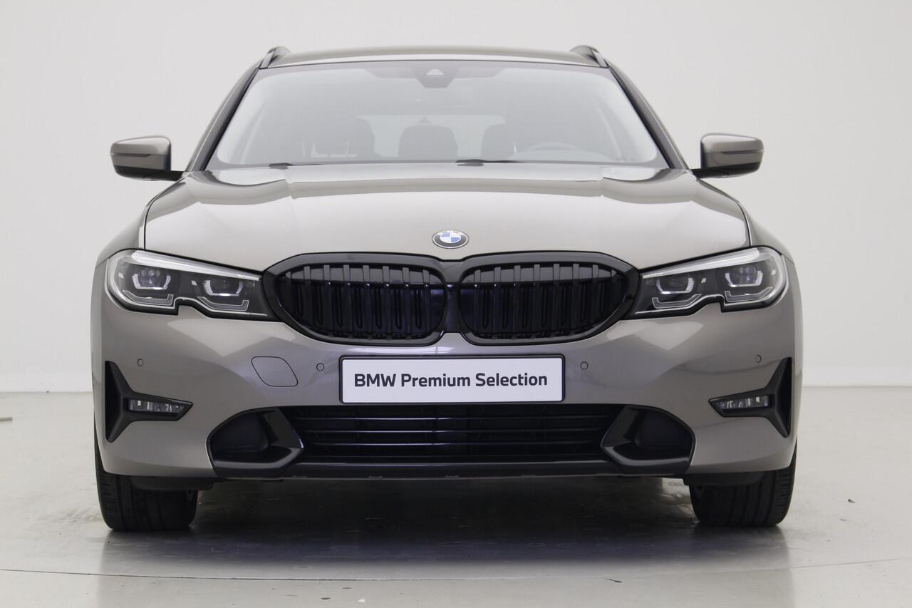 BMW 3-SERIE Touring 318i Sportline | Camera | Stoelverwarming | Hifi | Trekhaak |