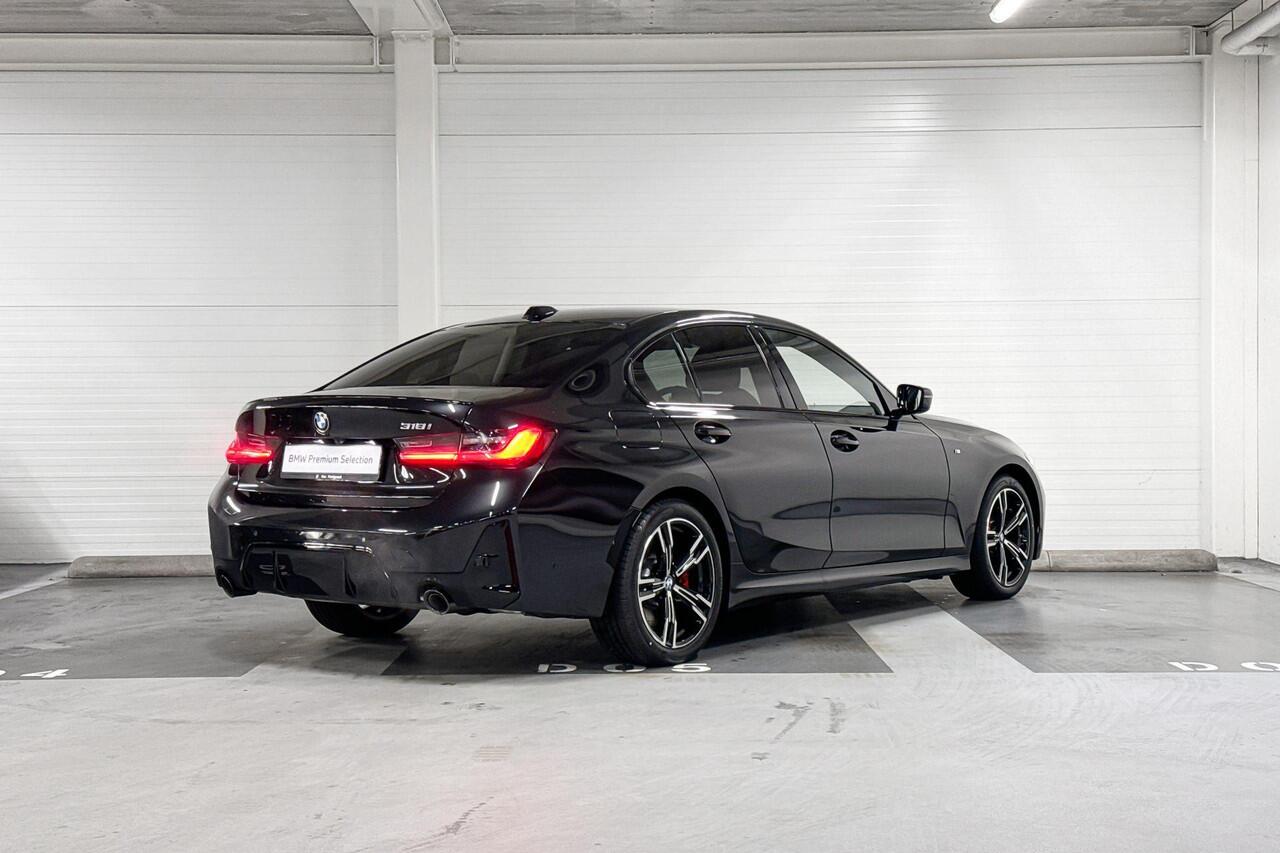 BMW 3-SERIE Sedan 318i | M-Sport Pro | Innovation Pack | Comfort Pack | Driving Assistant | Harman/kardon | Comfort Access | Selections