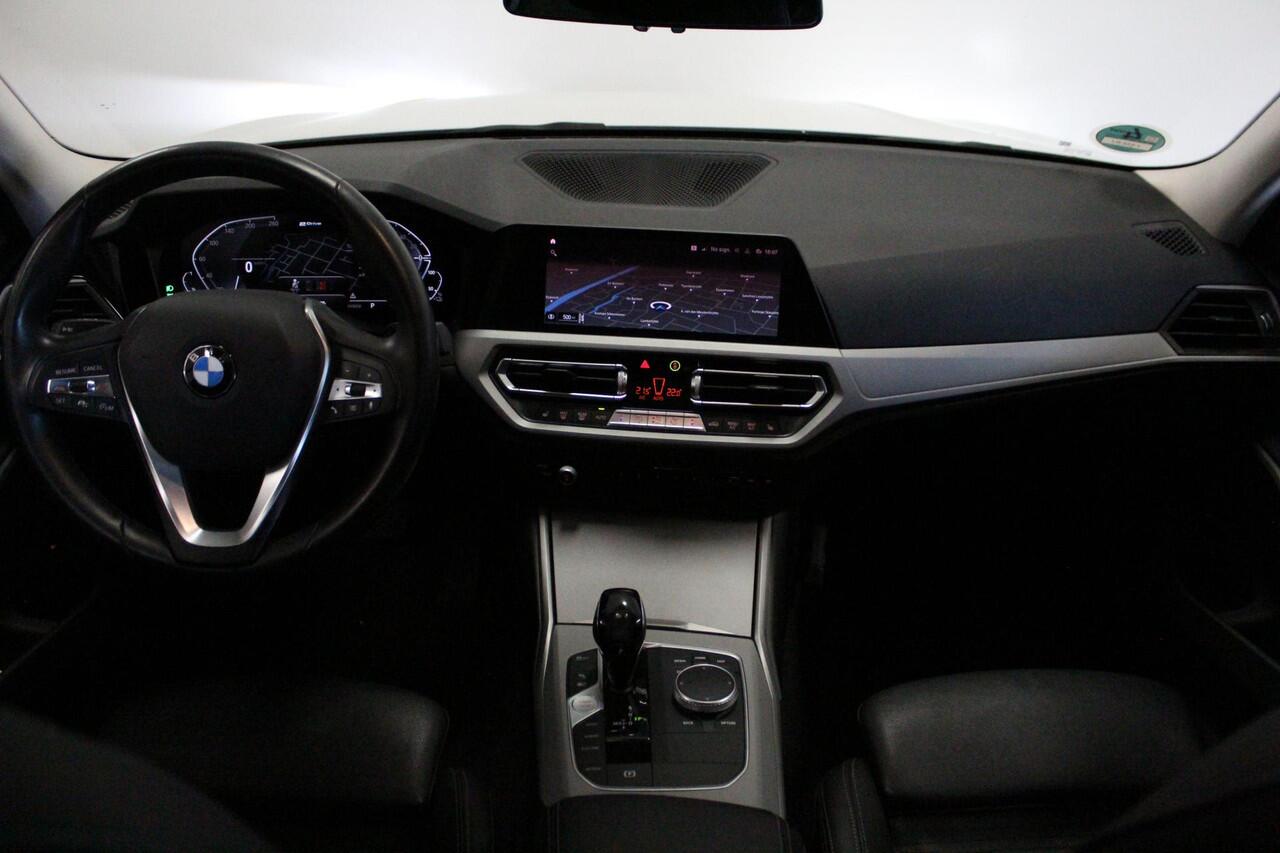 BMW 3-SERIE 330e eDrive Edition | STOEL-VERW | LED | PDC-V/A | CLIMA | DAB-RADIO | NAVIGATIE | ACC | 17'LMV |