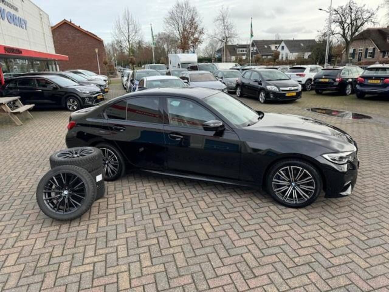 BMW 3-SERIE 330e/M-SPORT/PERFORM/CAM/VIRTDASH/LED/EXTRA WINTERSET M