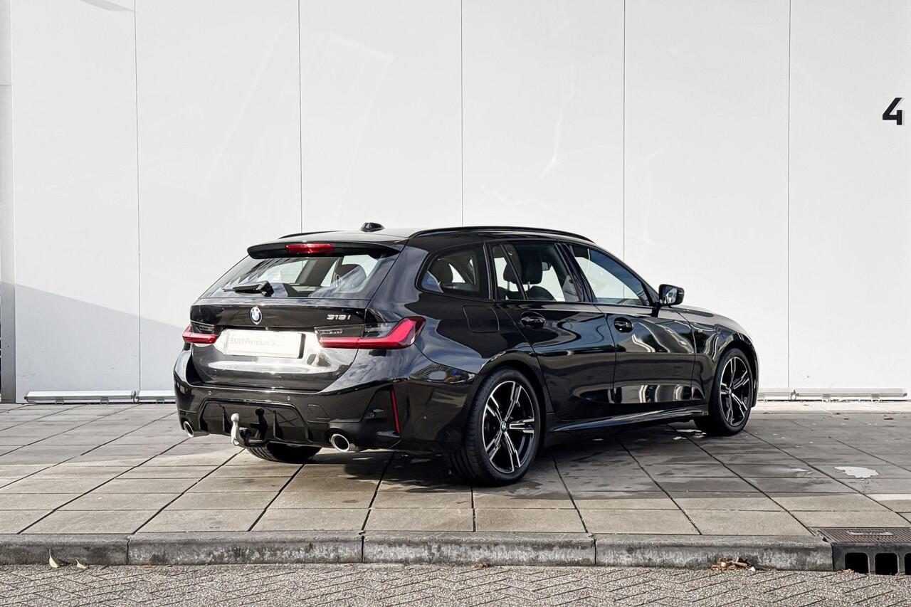 BMW 3-SERIE Touring 318i Trekhaak / M Sport / Stoelverwarming / 18 Inch / Dimmende Binnen & Buitenspiegel / Electrische Zwenkhaak /