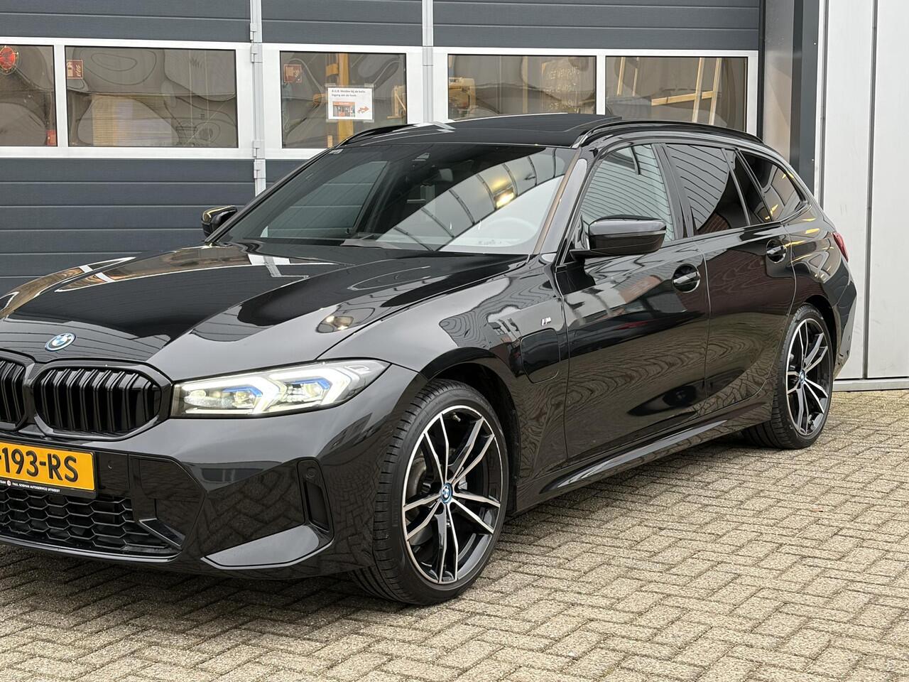 BMW 3-SERIE Touring 320e | M pakket | Pano | H&K | Head Up | LED |
