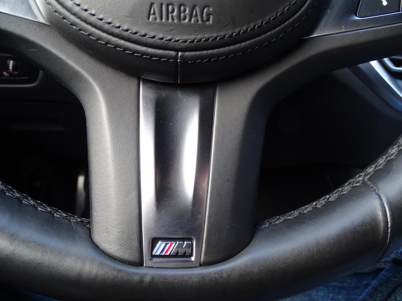 BMW 3-SERIE 330e High Executive M-SPORT | SPORT INTERIEUR | NAVIGATIE | PANORAMADAK | CAMERA | ELEKTRISCHE STOELEN | HEAD UP DISPLAY | STOELVERWARMING | PARKEERSENSOREN | LEDER | KEYLESS |