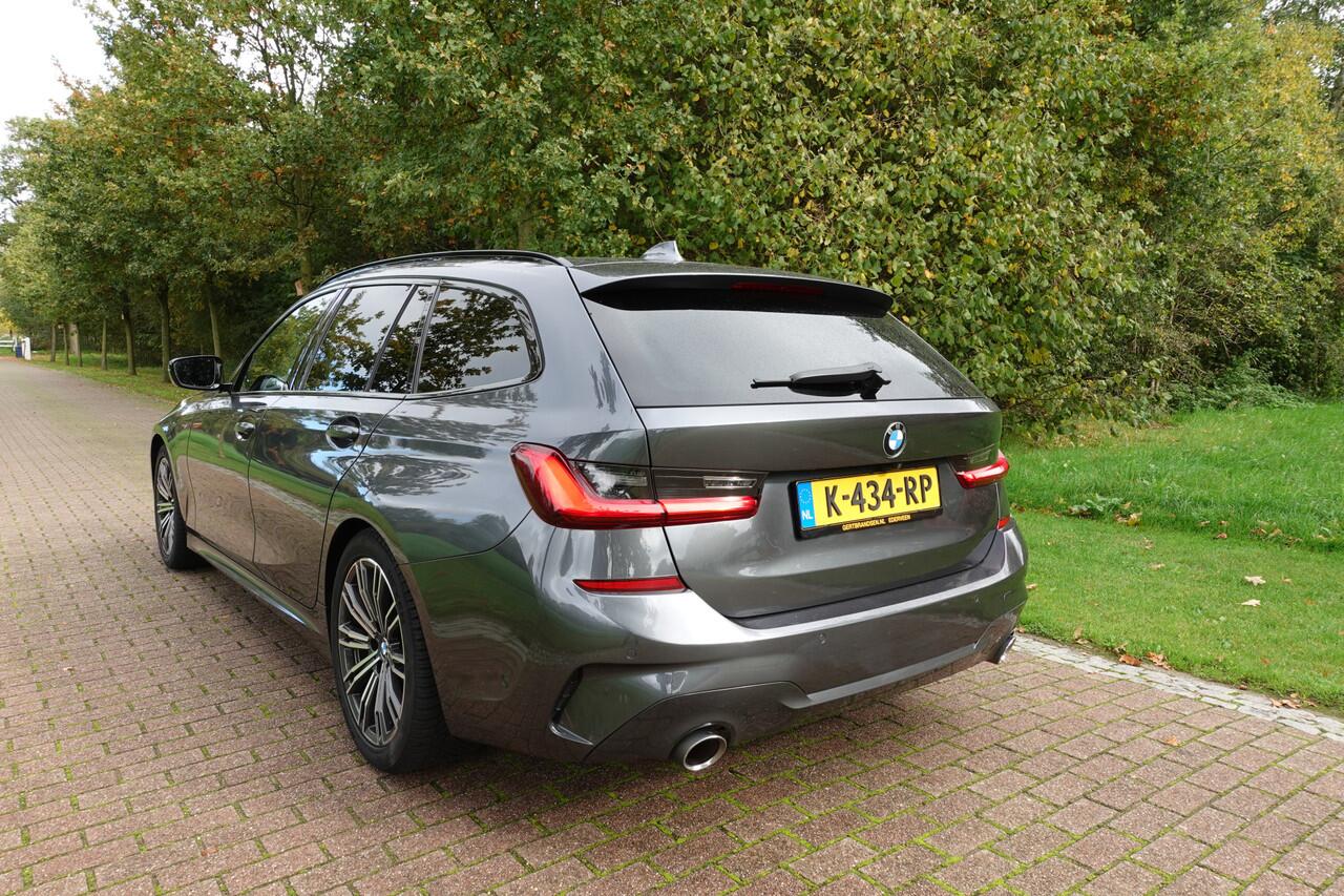 BMW 3-SERIE Touring 320i High Executive M-SPORT | Pano | LED | CarPlay | Stoelverw. | Elektr. klep | Camera |