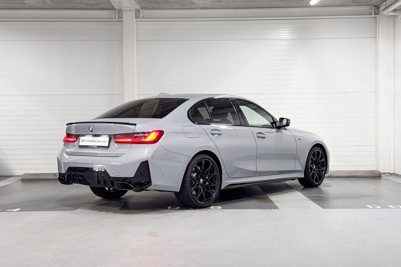 BMW 3-SERIE Sedan 330i xDrive | M-Sport | M-Performance Parts | Comfort Pack | Harman/Kardon | Comfort Access