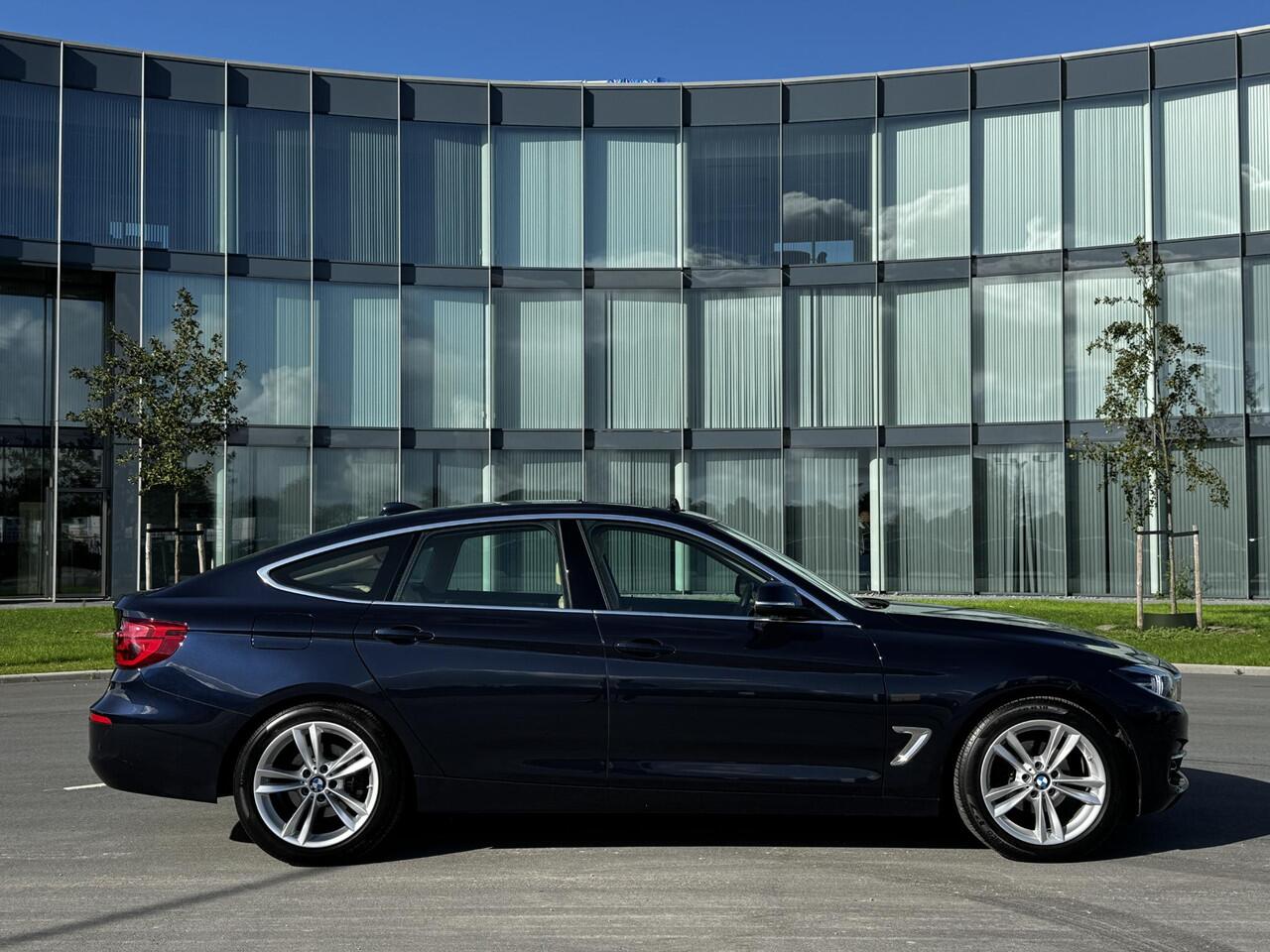 BMW 3-SERIE 320i xDrive High Executive Pano, Leder, Proff Navi,