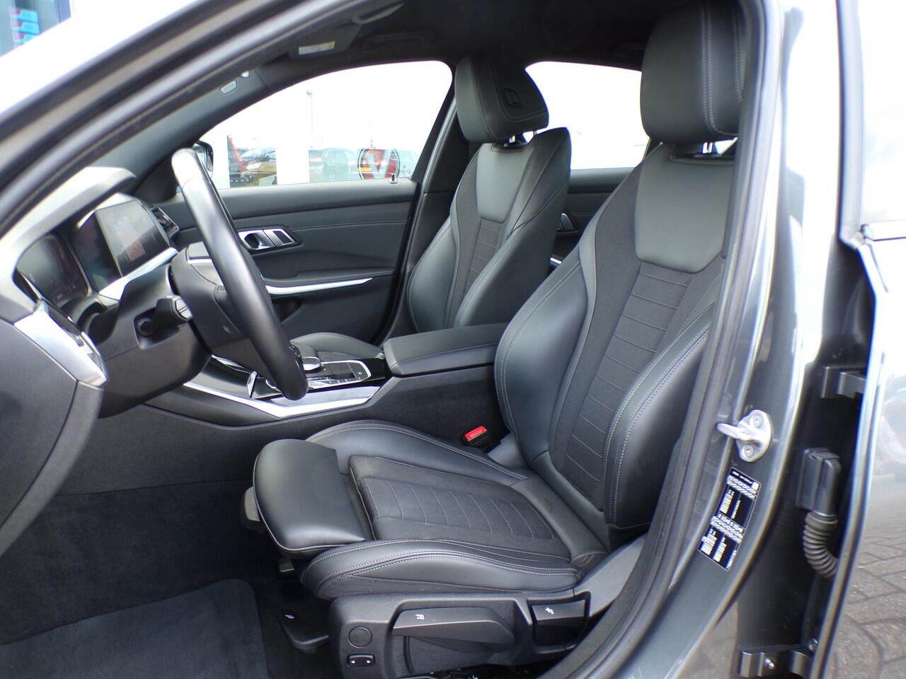 BMW 3-SERIE 320i Executive Edition, Automaat / Carplay + Android Auto / Full LED / Camera + Sensoren