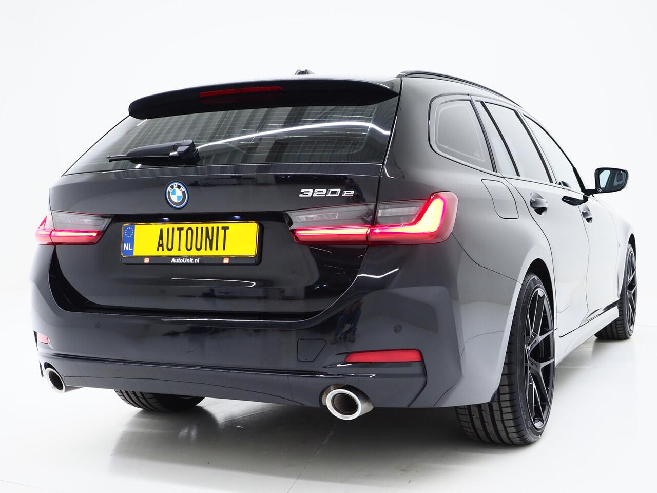 BMW 3-SERIE Touring 320e LCI Shadow Line | Nieuw Model | Widescreen | Carplay | Cruise | DAB | PDC | LED