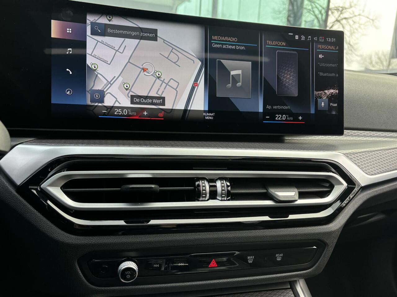 BMW 3-SERIE Touring 320e Business Edition Plus M Sport | Performance Style Bodykit | Schuifdak | Stoel-Stuur verwarming