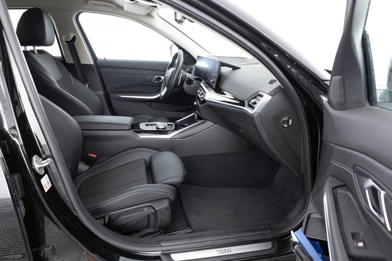 BMW 3-SERIE 320 e Business | Half LEDER | Full LED | NAVI | Trekhaak | PHEV Plug-in Hybrid