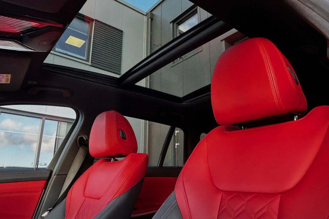 BMW 3-SERIE Touring 330e 293pk M-Sport INDIVIDUAL LEER PANO 19" KEYLESS 20424KM!