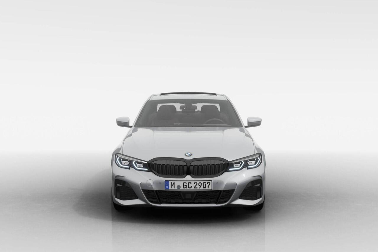 BMW 3-SERIE Sedan 330e | M Sportpakket Pro | Active Cruise Control