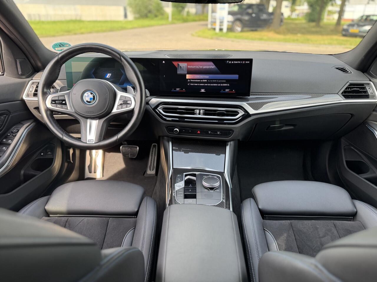 BMW 3-SERIE Touring 330e M-SPORT|292PK|LASER|CAMERA|FACELIFT|CARBON|+++