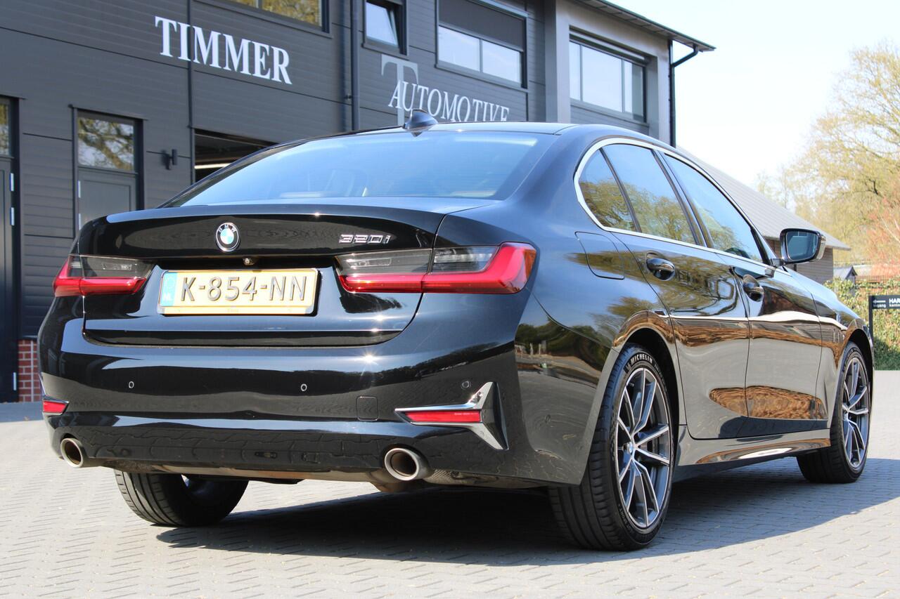 BMW 3-SERIE 320i High Executive Leder - Stoelverwarming - Dealer onderhouden Luxery line