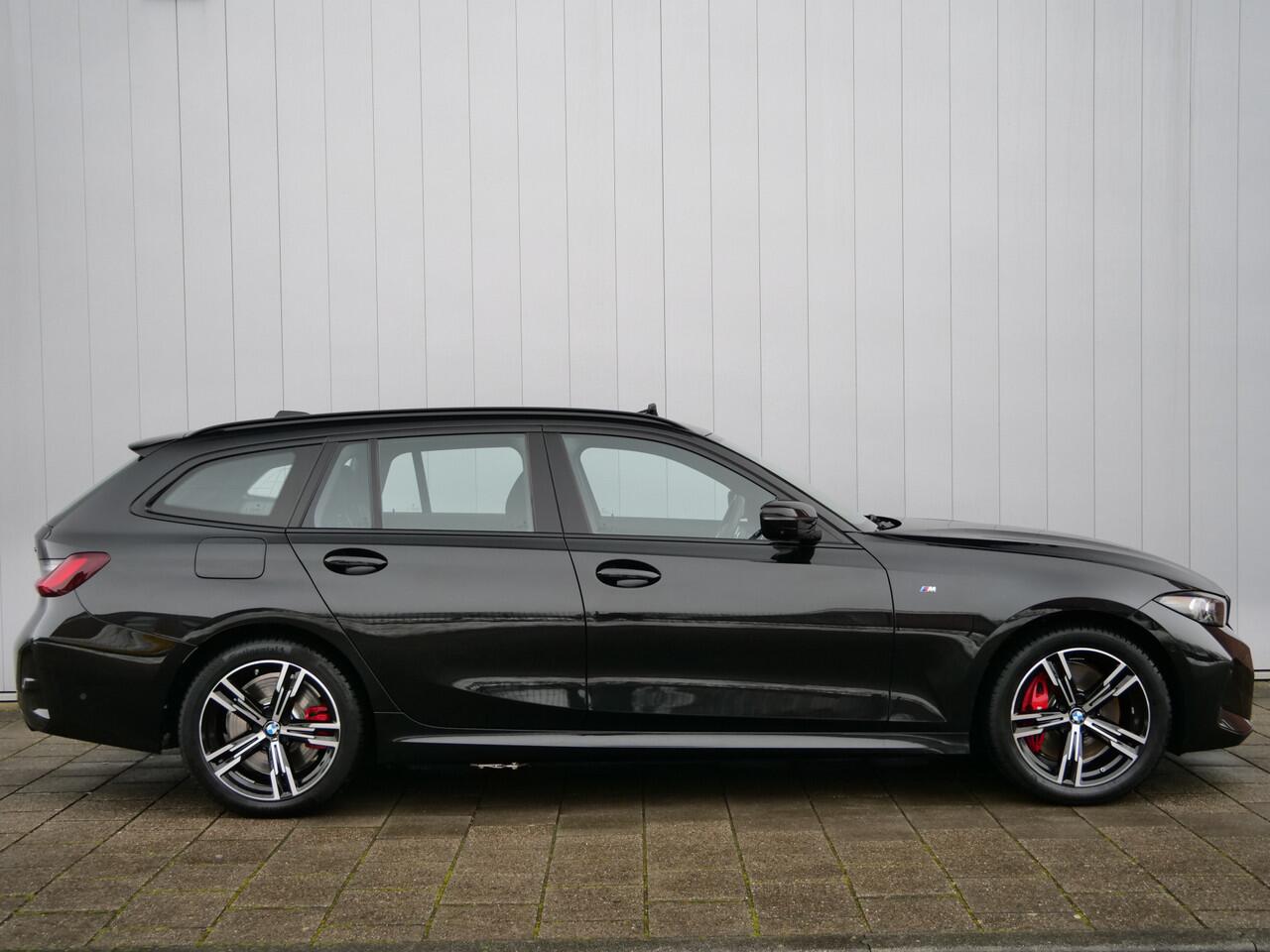 BMW 3-SERIE Touring 330e 292 Pk Automaat M Sportpakket Pro Schuifdak / Apple Carplay / Head-Up / Keyless