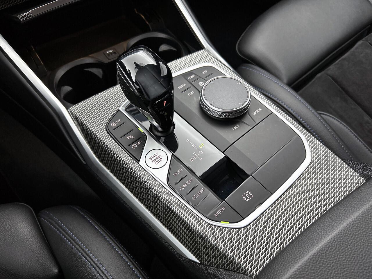 BMW 3-SERIE Touring 330i M Sport, Live Cockpit Professional, Shadow Line, Apple Carplay