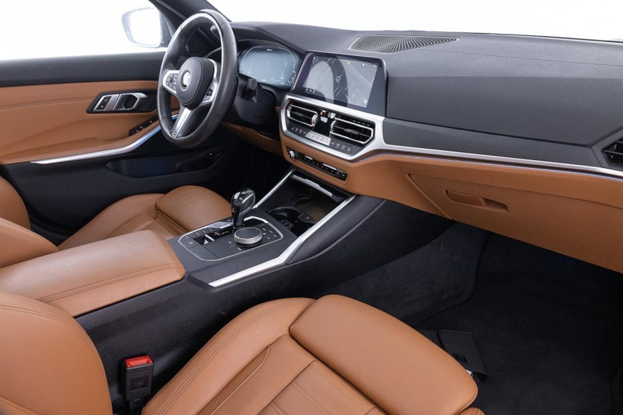 BMW 3-SERIE 330 e xDrive Touring High Executive | PANORAMADAK | LEDER | PHEV Plug-in Hybrid |? 1e Eigenaar