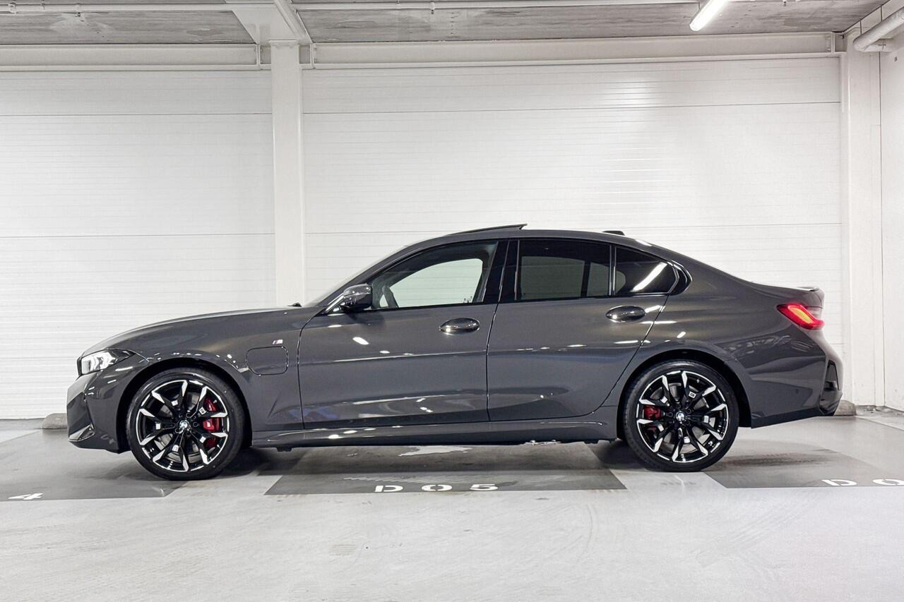 BMW 3-SERIE Sedan 330e | M-Sport Pro | Comfort Pack | Harman/Kardon | Schuif-/kanteldak | Comfort Access