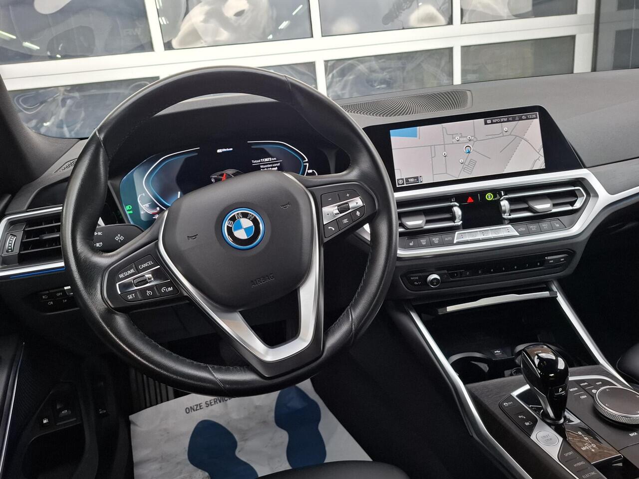 BMW 3-SERIE 320e BusinessBlack Edition