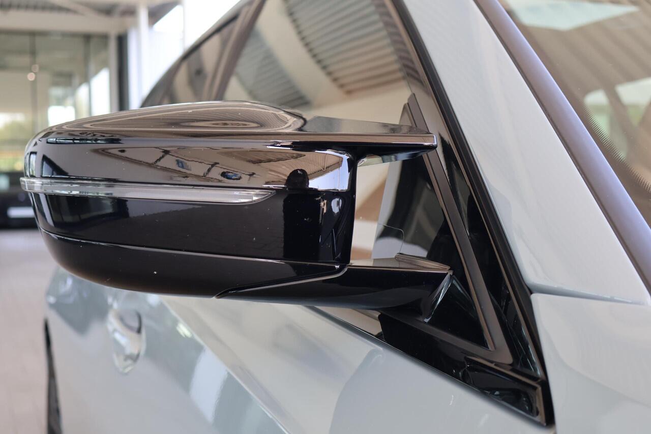 BMW 3-SERIE Touring M340i xDrive M Sportpakket Pro | Innovation Pack | Driving Assistant Professional