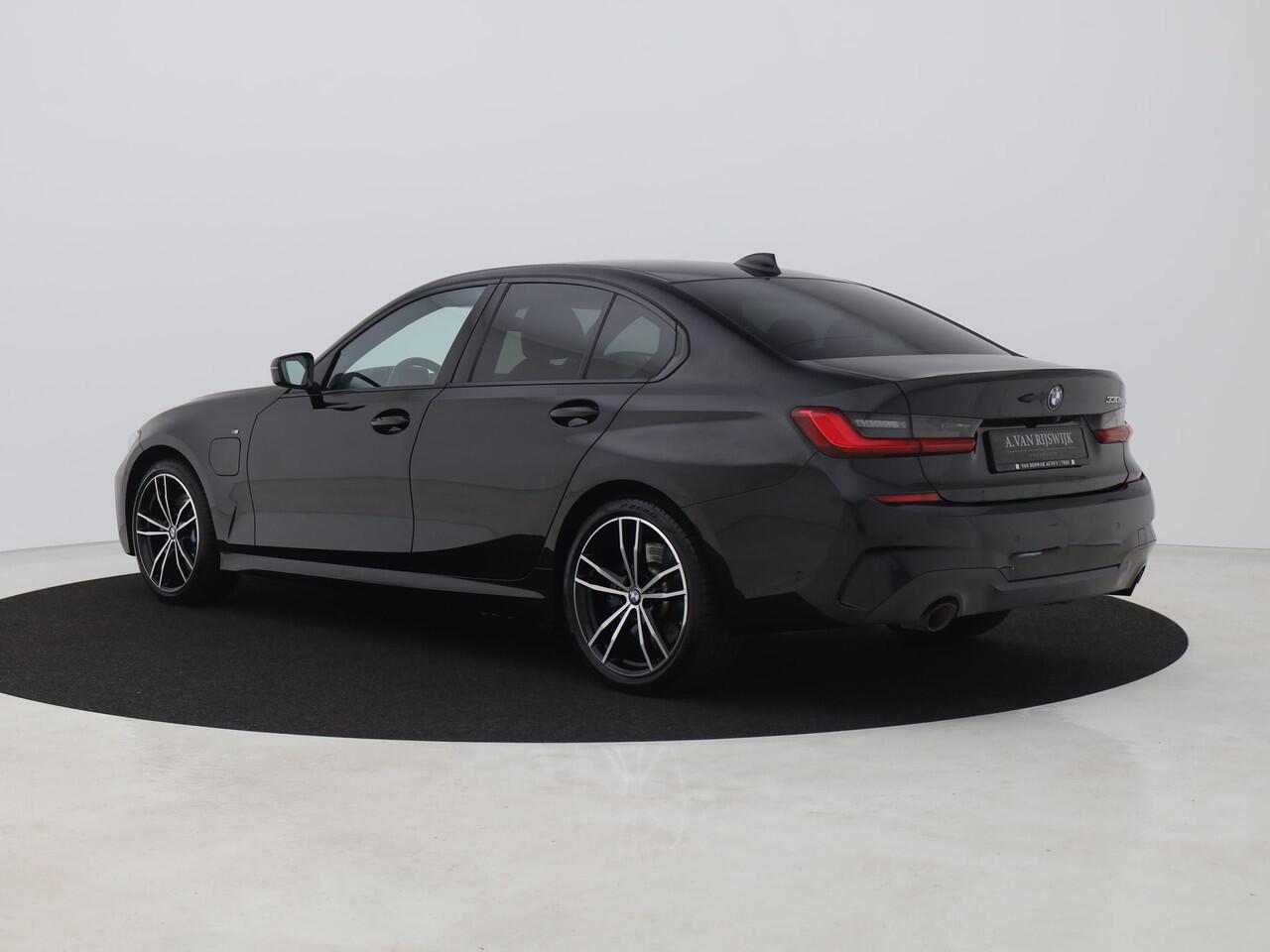 BMW 3-SERIE 330e M-Sport | SHADOW | CAMERA | LEDER