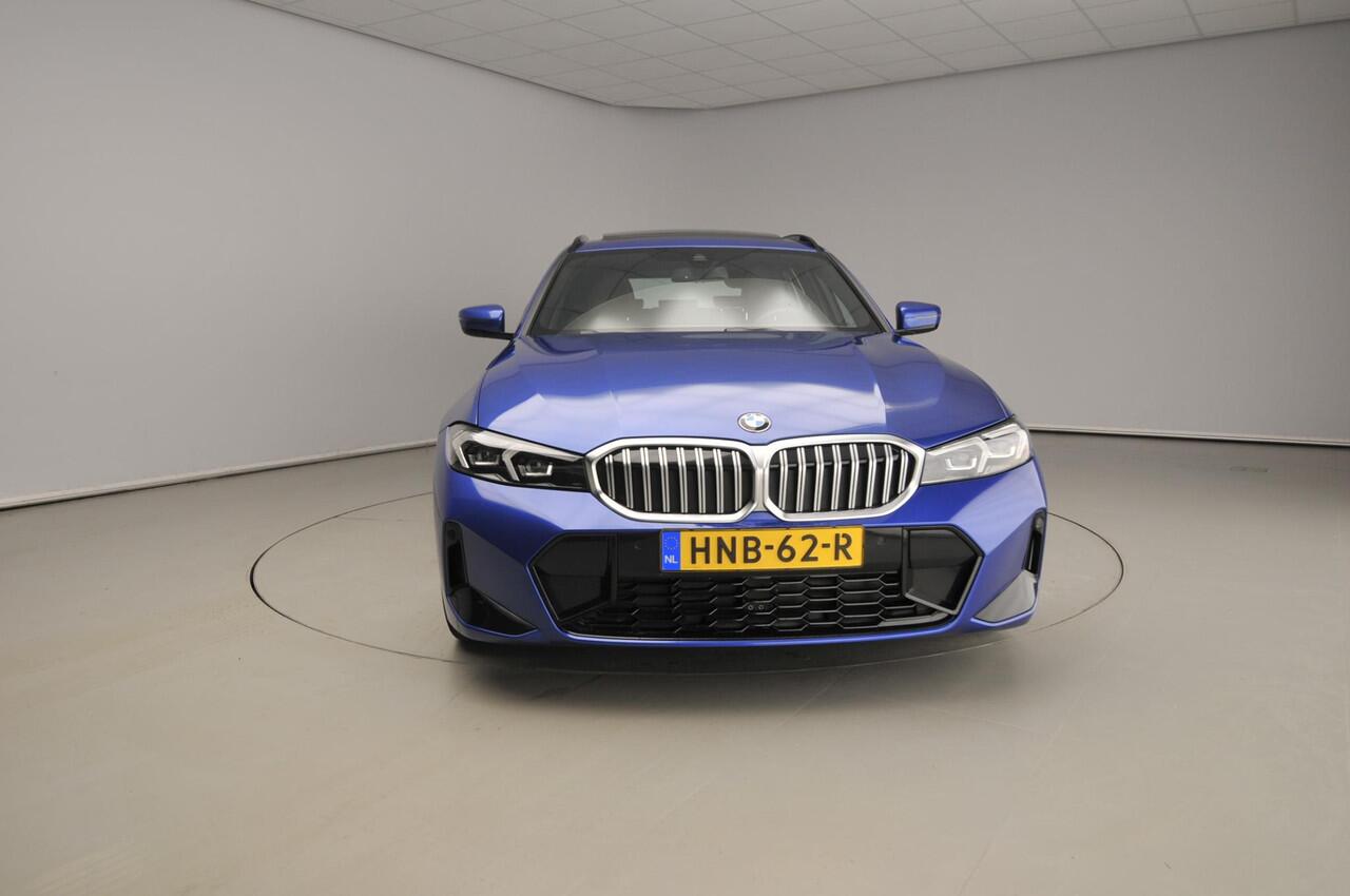 BMW 3-SERIE Touring 318i | M-Sportpakket | LED | Leder | Navigatie | Schuifdak | Trekhaak | Stoelverwarming | DAB | Alu 19 inch