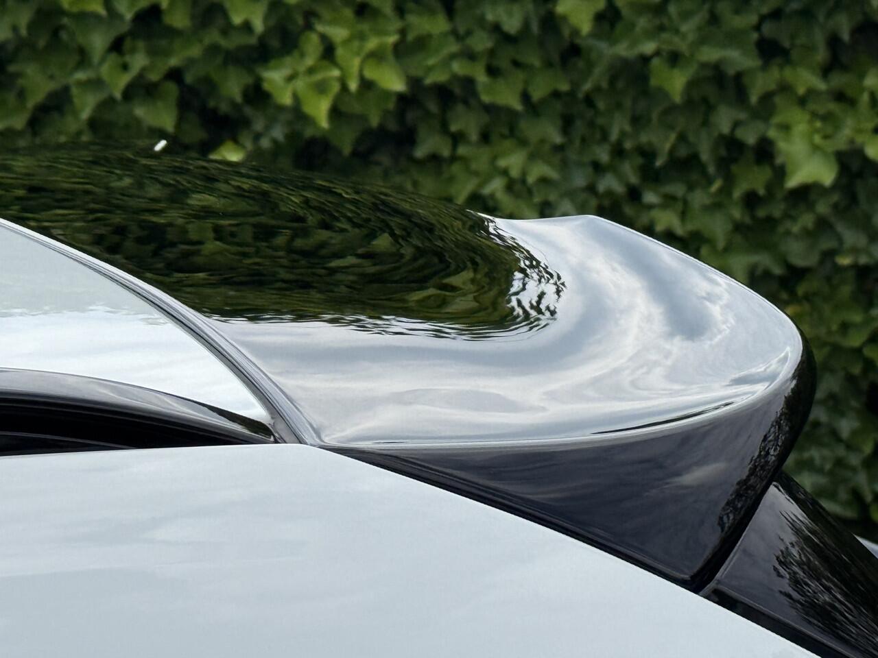 BMW 3-SERIE Touring 330e | M-Sport Pro | M-Performance | 20'' | Camera | Getint Glas | HiFi