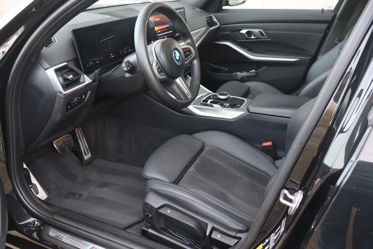 BMW 3-SERIE Touring 320e M-Sport NL-Auto!! Elek.Trekh. I Pano I Sfeer