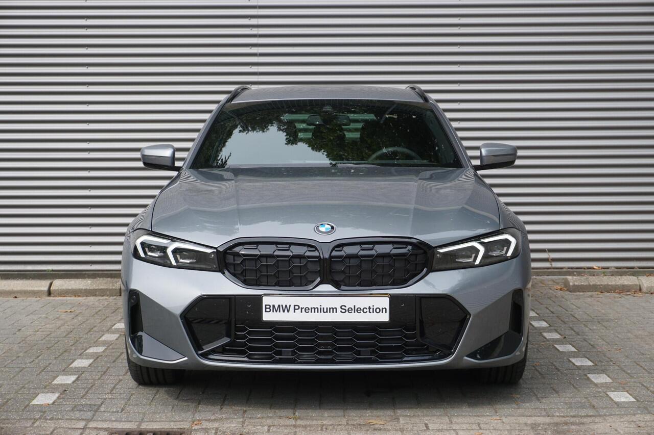 BMW 3-SERIE Touring 330e M Sportpakket Pro | Comfort Pack | HiFi System | Extra getint glas in achterportierruiten en achterruit | Achteruitrijcamera | Ekris Selection
