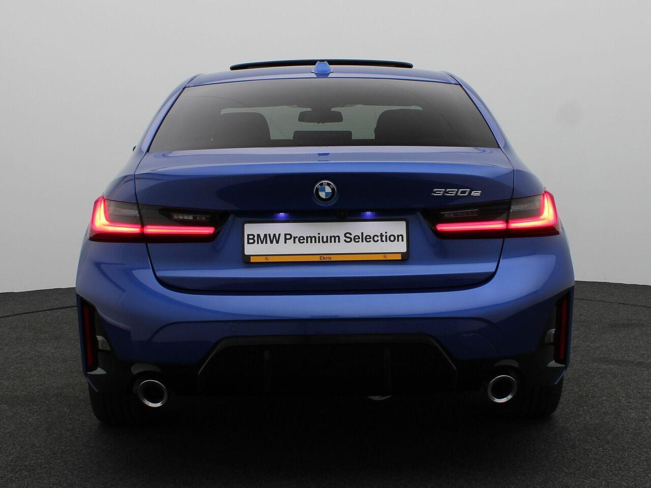 BMW 3-SERIE Sedan 330e High Executive