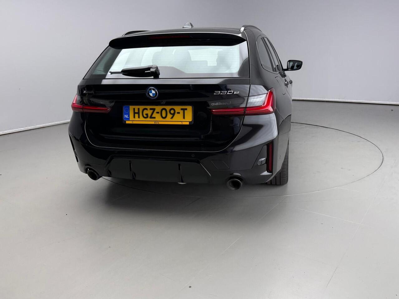 BMW 3-SERIE Touring 330e xDrive | M-Sportpakket | LED | Leder | Navigatie | Schuifdak | trekhaak | Stoelverwarming | DAB | Alu 19 inch