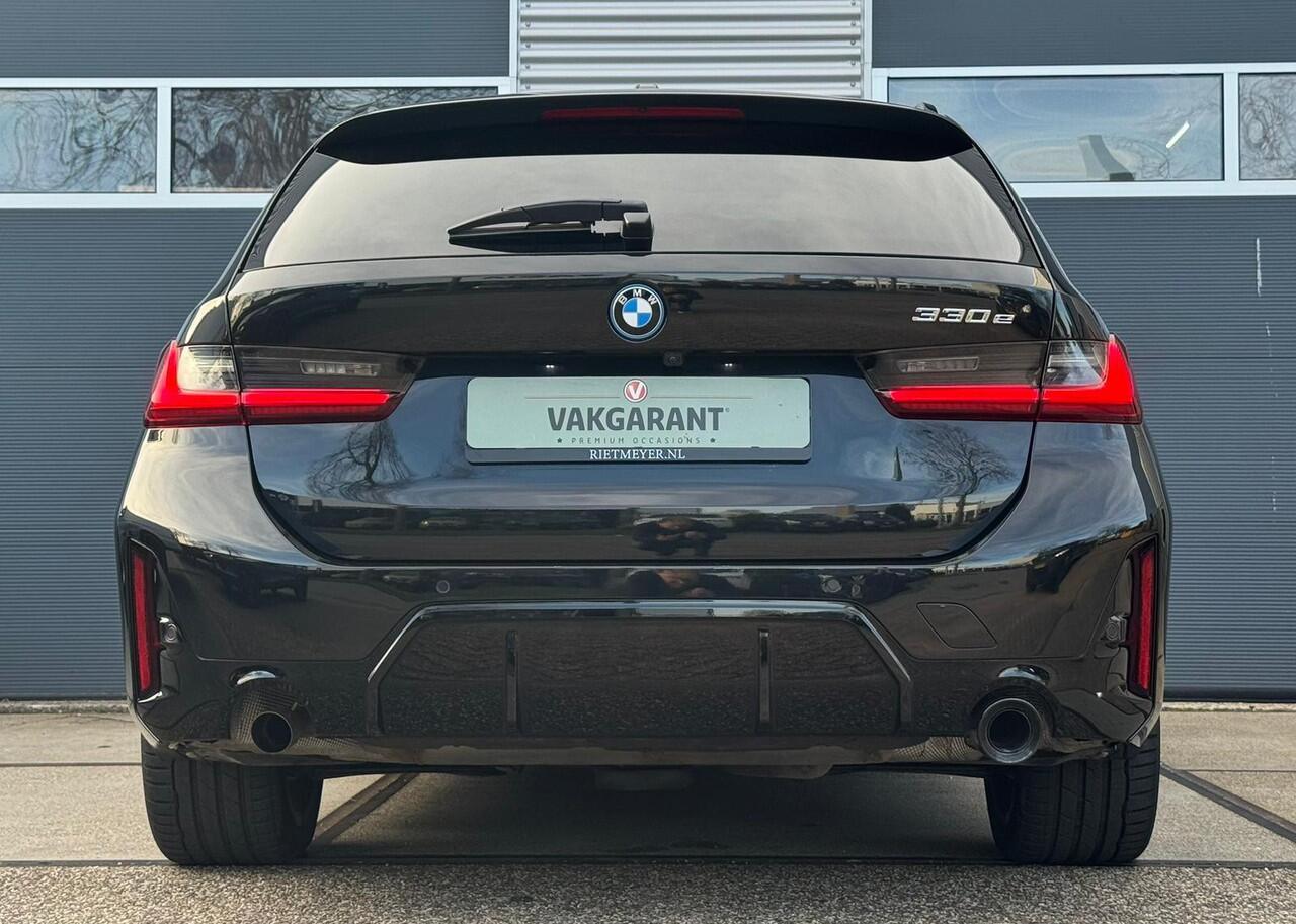 BMW 3-SERIE Touring 330e High Executive