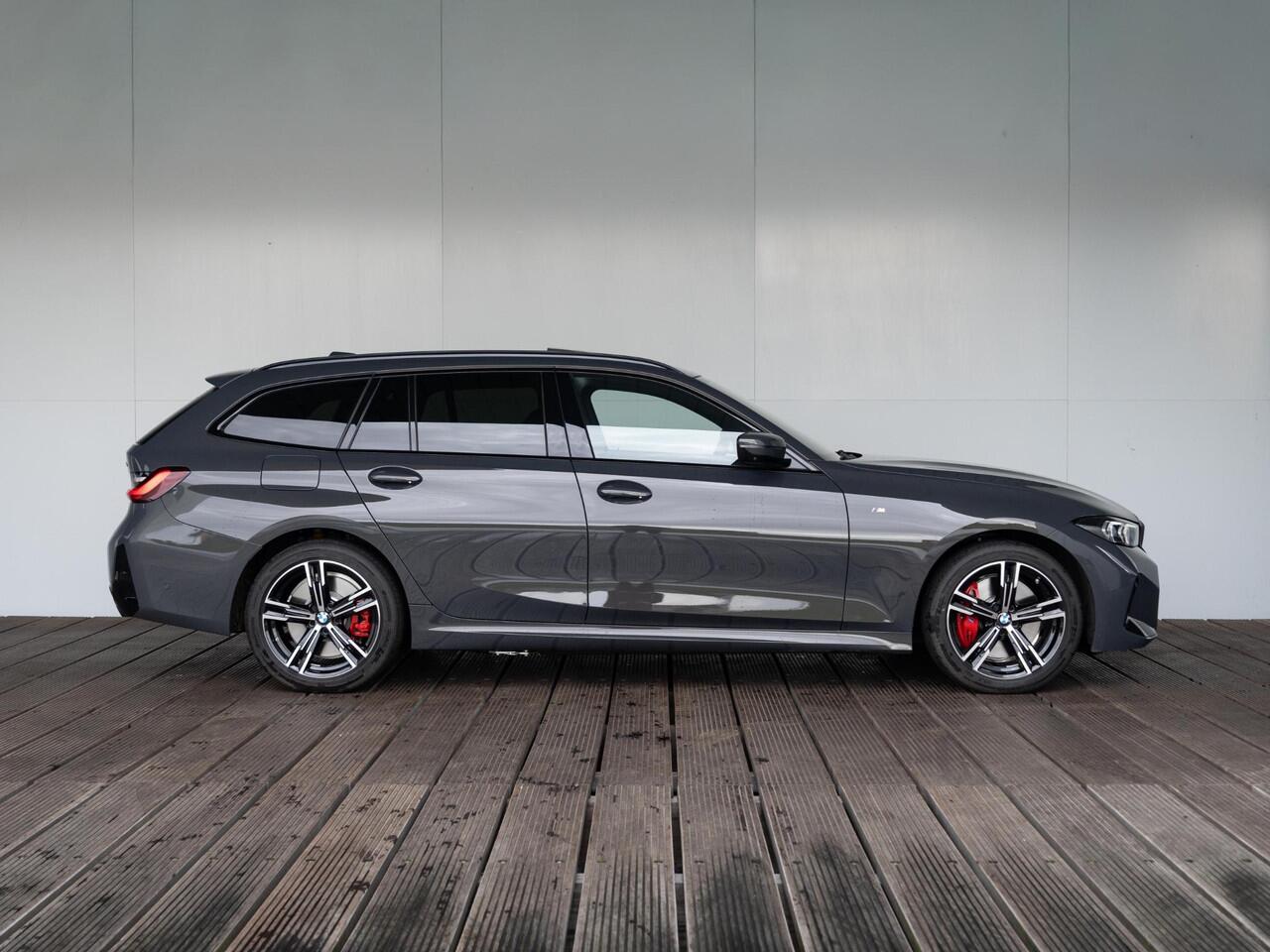 BMW 3-SERIE Touring 330e | M Sportpakket Pro | Innovation Pack | Verwarmd Stuurwiel | Comfort Access | Panoramadak | Stoelverwarming | Harman Kardon | Trekhaak