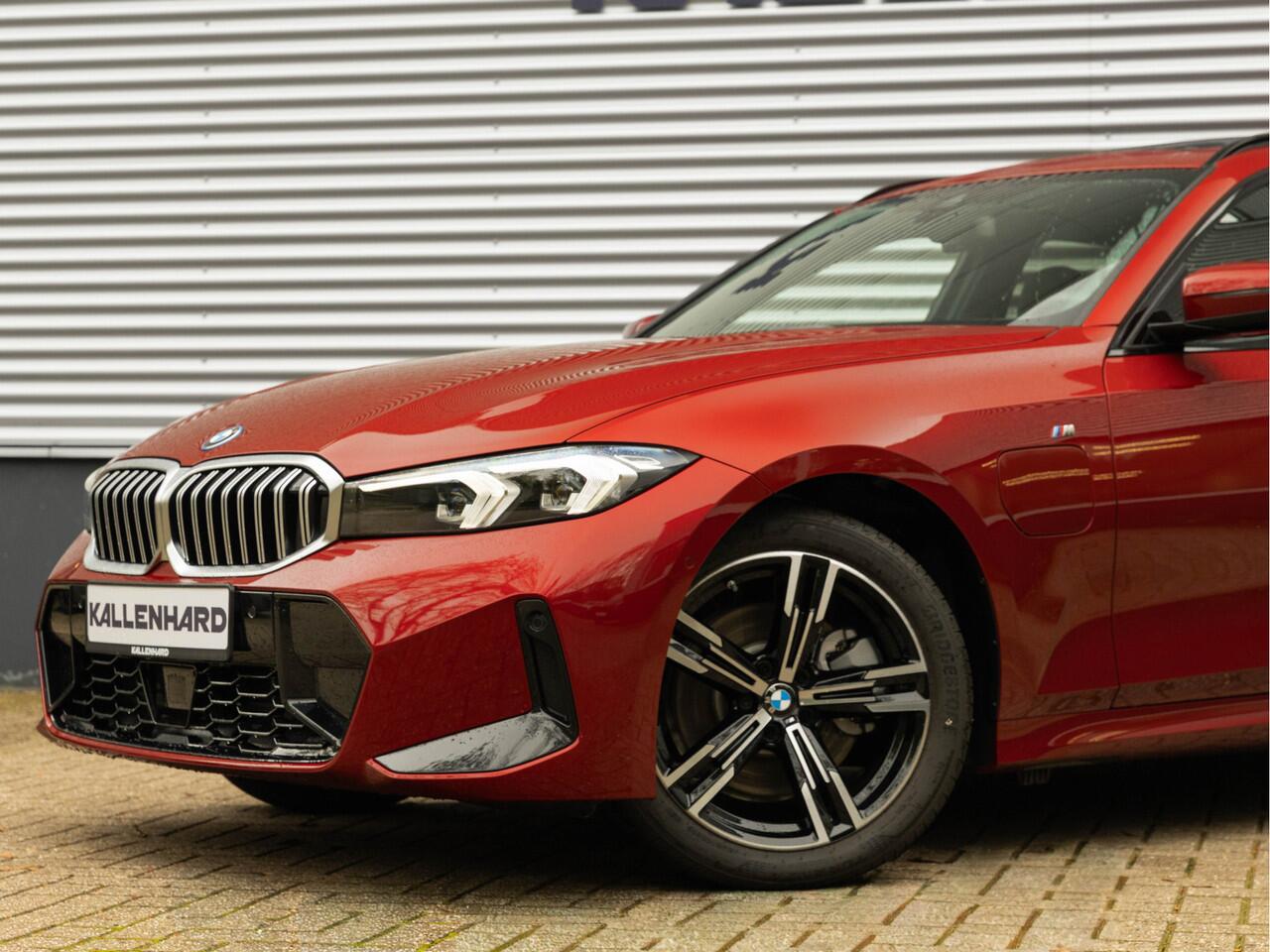 BMW 3-SERIE Touring 330e M-Sport - Pano - Trekhaak - LCI 2 - ACC - Hifi