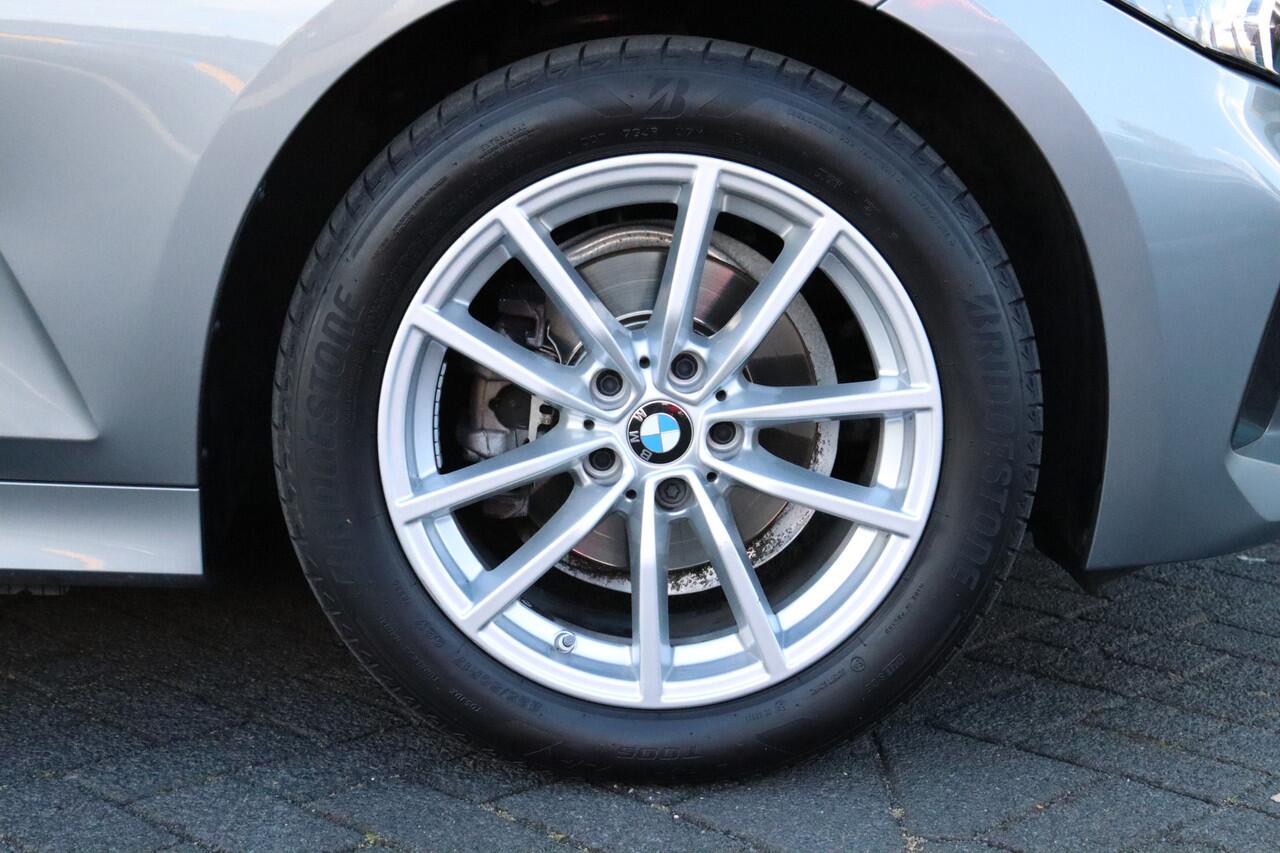 BMW 3-SERIE Touring 318i Aut. CARPLAY|ELEK.A.KLEP|NAV|LED|CRUISE|ECC|PDC|LMV Nieuwstaat!! 1'EIG