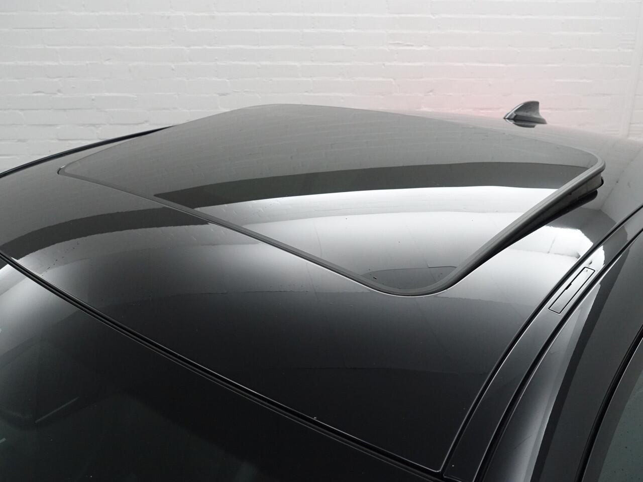 BMW 3-SERIE 330e M Sport- Schuifdak, Laser Led, Stuur/Stoelverwarming, Head Up, Memory Seats, Sfeerverlichting