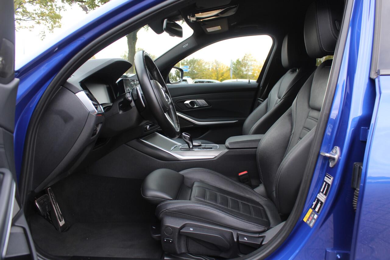 BMW 3-SERIE 320e Business Ed. M Sport / Camera / Leder / Harman Kardon / 19'' / CarPlay / DAB / Cruise Control