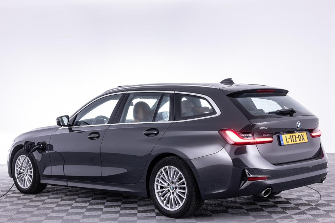 BMW 3-SERIE 330 e xDrive Touring High Executive | PANORAMADAK | LEDER | PHEV Plug-in Hybrid |? 1e Eigenaar