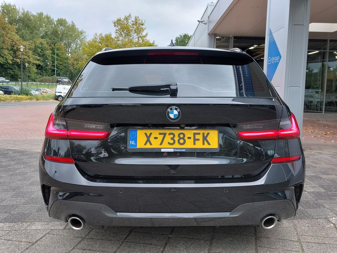 BMW 3-SERIE Touring 320i 184pk Automaat High Executive M-Sport | Navi | Apple Carplay+Android Auto | Adap.Cruise | Leder+Alcantara | Led Koplampen | Sfeerverlichting | Stoelverwarming | Pdc V+A+Camera | 18''lm