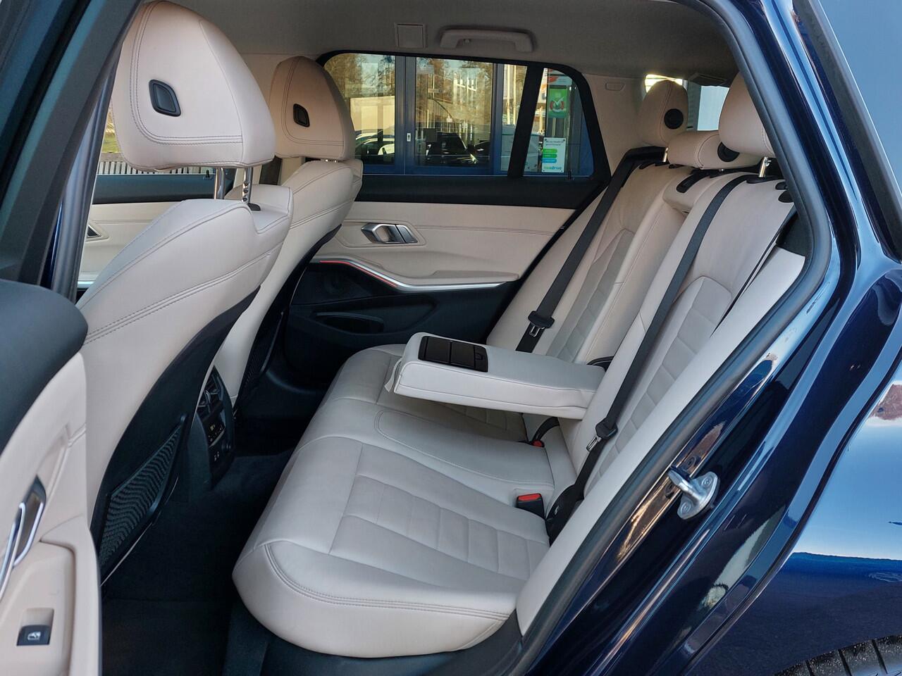 BMW 3-SERIE Touring 320i 184pk Automaat High Executive Individual | Origineel NL | Navi | Apple Carplay | Adap.Cruise | Leder+Verwarmd | Dodehoek+Rijstrooksensor | Pdc V+A+Assist+360 Camera | Privacy Glass