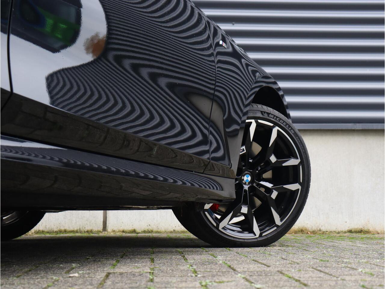 BMW 3-SERIE Touring 330e | M Sportpakket Pro | Panodak | Harman Kardon | Trekhaak | Comfort Access | Adaptive Cruise Control | Adaptieve LED Koplampen | 19'' LMV