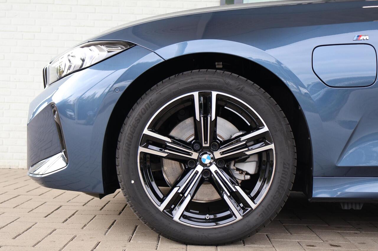 BMW 3-SERIE Touring 330e | M Sportpakket | Comfort Pack | Panorama Dak | Trekhaak