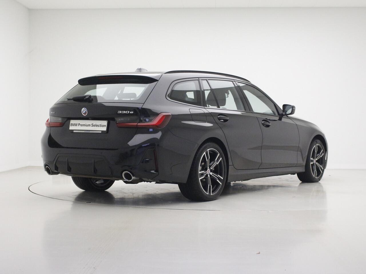BMW 3-SERIE Touring 330e xDrive M-Sport | Camera | Hifi | Curved Display |