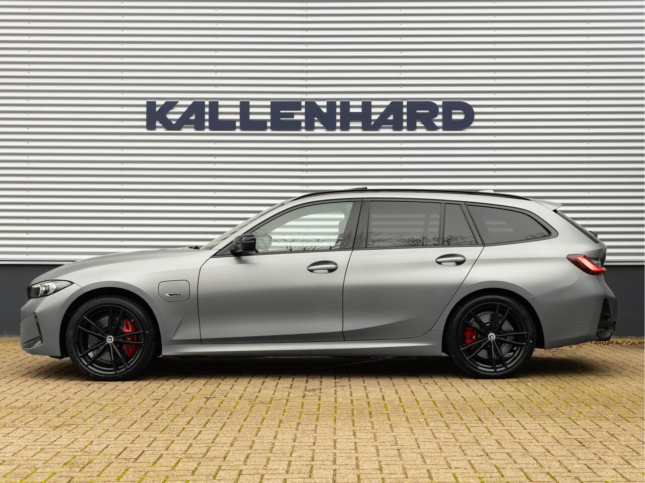 BMW 3-SERIE Touring 330e xDrive - M-Sport Pro - Individual In+Exterieur - Pano - Trekhaak - Memoryzetel