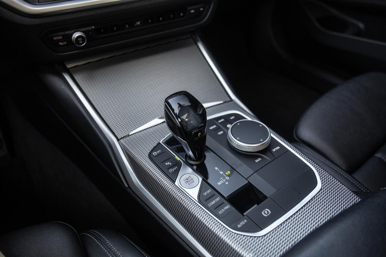 BMW 3-SERIE Touring 320i High Executive Edition M-Sport , Panoramadak, Leer, Harman/Kardon,