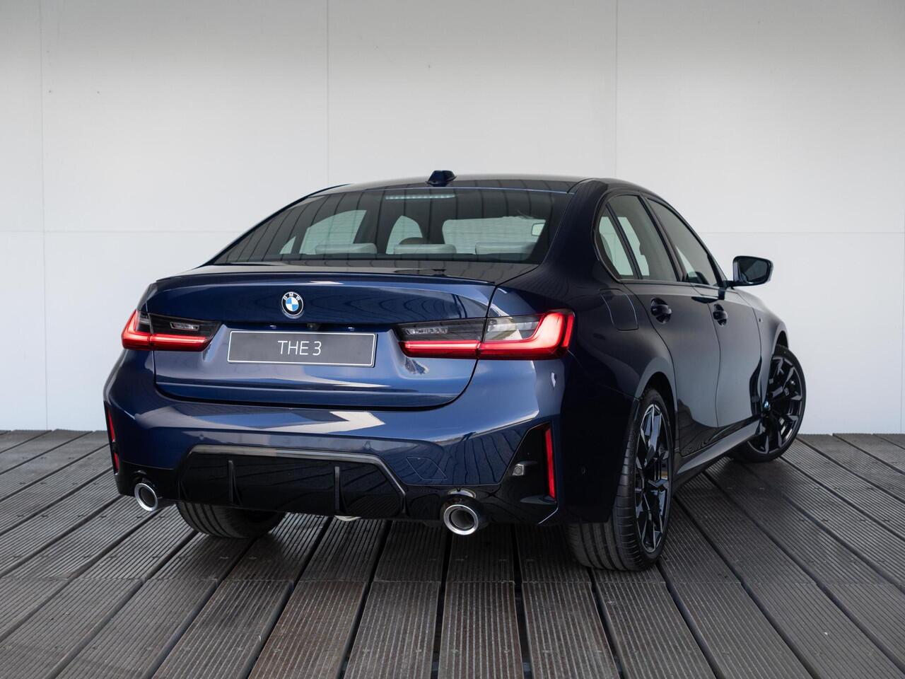 BMW 3-SERIE Sedan 330i M Sportpakket | Comfort Pack