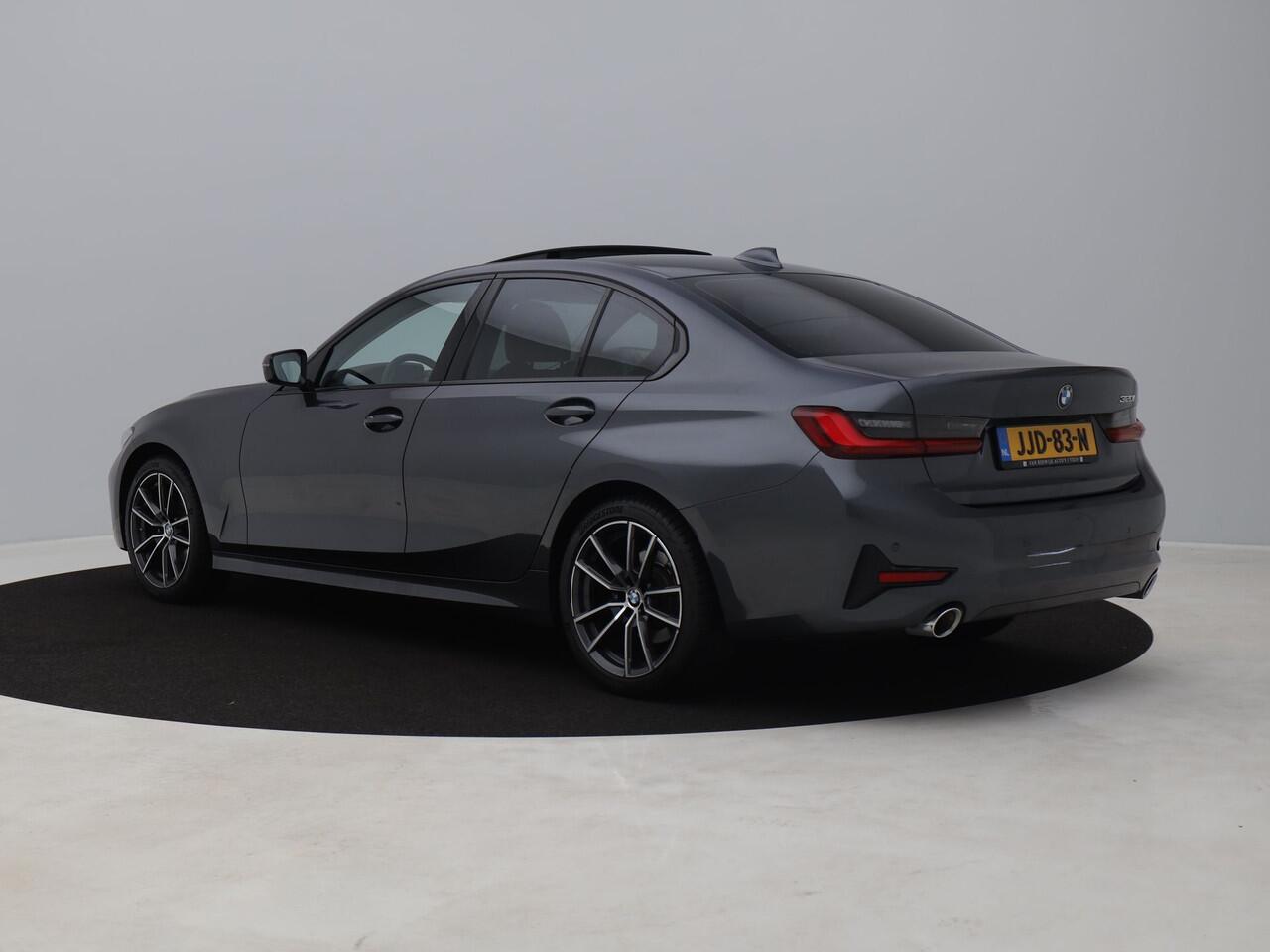 BMW 3-SERIE 320i Business Edition Plus Sport | SCHUIFDAK | CARPLAY