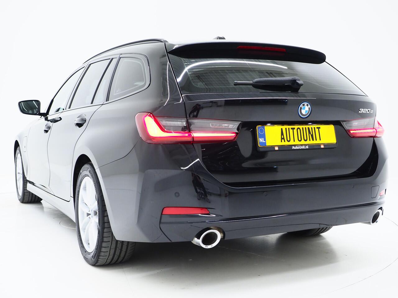 BMW 3-SERIE Touring 320e LCI Shadow Line | Nieuw Model | Widescreen | Carplay | Cruise | DAB | PDC | LED