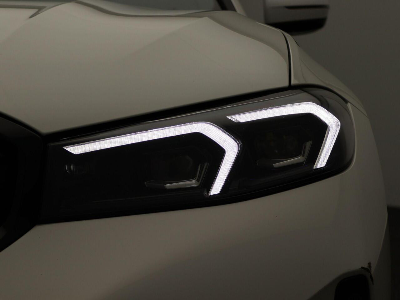 BMW 3-SERIE Touring 330i M Sportpakket Pro | Panoramadak | HIFI | Curved Display | 19"